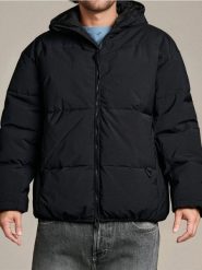 Pikowana kurtka puffer z kapturem - czarny. Czarne kurtki damskie Sinsay, l, bez wzorów, z kapturem. Za 129.99 zł.