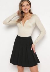 Czarna Spódnica z Zakładkami Zapinana na Ukryty z Boku Suwak Ricercara. Czarne spódniczki damskie Born2be, xs, bez wzorów, eleganckie, mini, dopasowane. Za 44.99 zł.