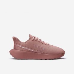 Buty sportowe damskie Decathlon KLNJ Be D. Czarne buty sportowe na co dzień damskie Decathlon, bez wzorów, trekkingowe. Za 119.99 zł.