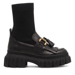 Botki Badura. Czarne botki damskie Badura, bez obcasa, na płaskiej podeszwie, bez zapięcia. Za 239.99 zł.