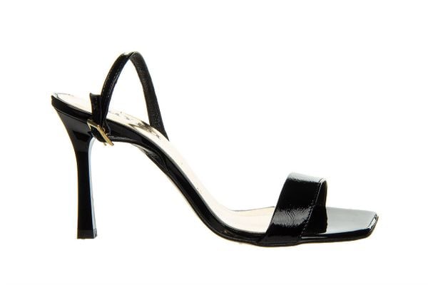 Sandały Bayla-159 4581 090-P Czarny Naplak 159136, Skóra naturalna - 39. Czarne sandały damskie Bayla, bez wzorów, z materiału, bez obcasa, na obcasie. W wyprzedaży za 179.10 zł.