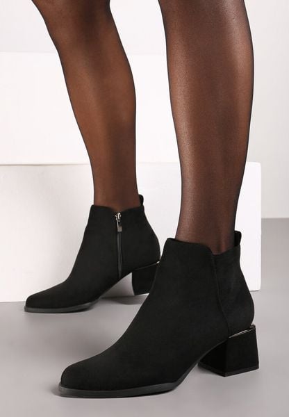 Czarne Botki z Imitacji Zamszu na Niskim Słupku z Metaliczną Wstawką Anorvia. Czarne botki damskie Born2be, z jeansu, biznesowe, bez obcasa, na obcasie, bez zapięcia. Za 99.99 zł.