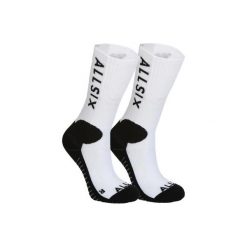 Skarpety do gry w siatkówkę V500 męskie. Niebieskie skarpetki męskie ALLSIX, bez wzorów, z elastanu. Za 19.99 zł.