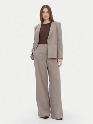 Armani Exchange Spodnie materiałowe XW001264 AF16148 U6242 Beżowy Regular Fit. Brązowe spodnie materiałowe damskie Armani Exchange, bez wzorów, z materiału. Za 839.99 zł.