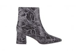 Botki Bayla-188 006 Jaszczurka Szary, Skóra naturalna - 37. Szare botki damskie Bayla, z materiału, eleganckie, bez obcasa, na obcasie, bez zapięcia. W wyprzedaży za 134.10 zł.