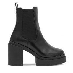 Botki Badura. Czarne botki damskie Badura, bez obcasa, na słupku, bez zapięcia. Za 349.99 zł.