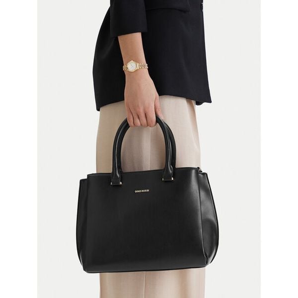 Torebka GINO ROSSI. Czarne torebki klasyczne damskie Gino Rossi, bez wzorów, bez dodatków. Za 279.99 zł.