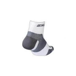 Skarpety 1-4 2XU Vectr Ultralight. Białe skarpetki damskie 2XU, bez wzorów, z lycry. Za 151.50 zł.