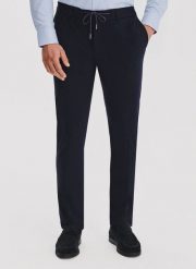 PAKO LORENTE – Granatowe spodnie męskie z wełną. Spodnie materiałowe męskie Pako Lorente, bez wzorów, z elastanu, casualowe. Za 279.99 zł.