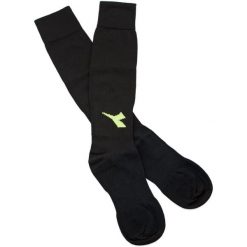 Skarpety Piłkarskie Diadora Sock Training Czarne. Czarne skarpetki męskie Erima, bez wzorów, z bawełny. Za 99.99 zł.