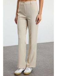 Trendyol Spodnie w kolorze beżowym rozmiar: 38. Brązowe spodnie materiałowe damskie Trendyol, bez wzorów, z materiału. Za 73.99 zł.