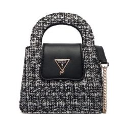 Torebka Guess. Czarne torebki klasyczne damskie Guess, z aplikacjami, bez dodatków. Za 299.99 zł.