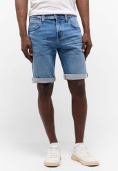 MĘSKIE SZORTY MUSTANG Chicago Shorts Z Denim Blue 1015140 5000 523. Niebieskie szorty męskie Mustang, z denimu, bez kołnierzyka. Za 149.99 zł.