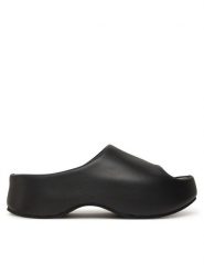 Inuikii Klapki Clog 70103-420 Czarny. Czarne klapki damskie Inuikii, bez wzorów, ze skóry, bez obcasa. Za 1,379.00 zł.