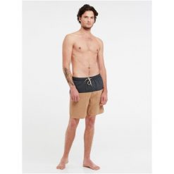 Spodenki męskie Protest PRTFORTA beachshort. Brązowe kąpielówki męskie Protest, l, bez wzorów, do pływania. Za 259.99 zł.