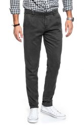 MUSTANG SPODNIE MĘSKIE Cropped Chino 1010056 4087. Czarne spodnie materiałowe męskie Mustang, bez wzorów, z materiału. W wyprzedaży za 79.99 zł.