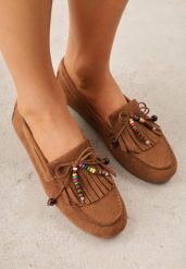 Jasnobrązowe Mokasyny VICES z Imitacji Zamszu z Kokardką Kolorowymi Koralikami i Skórzaną Wkładką Nenden. Brązowe mokasyny damskie Renee, z jeansu. Za 99.99 zł.