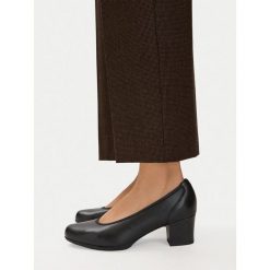 Czółenka Lasocki. Czarne czółenka damskie Lasocki, bez wzorów, bez obcasa. Za 229.99 zł.