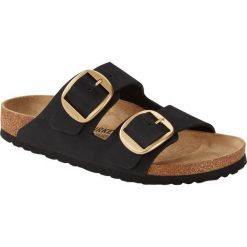 Klapki damskie Birkenstock Arizona Big Buckle. Czarne klapki damskie Birkenstock, bez wzorów, z materiału, bez obcasa. Za 670.10 zł.