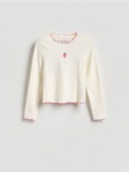 Koszulka z haftem - złamana biel. Koszulki dziewczęce Reserved, bez wzorów, z bawełny, bez ramiączek. Za 29.99 zł.