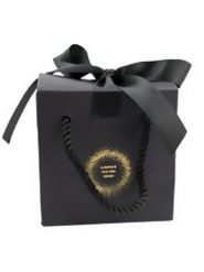 OR ÉCLAT Torebka prezentowa w kolorze czarnym rozmiar: onesize. Czarne torebki klasyczne damskie Or Éclat, bez wzorów, z materiału, bez dodatków. Za 8.99 zł.