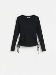 Sweter z wiązaniami - czarny. Czarne swetry klasyczne damskie Reserved, l, z bawełny, bez kołnierzyka. Za 99.99 zł.
