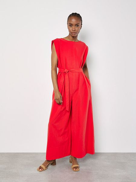 Apricot Kombinezon w kolorze czerwonym rozmiar: XL. Czerwone kombinezony damskie Apricot, xl, bez wzorów, z bawełny, bez kołnierzyka, bez ramiączek. Za 97.51 zł.