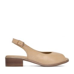 Sandały Go Soft. Brązowe sandały damskie GO SOFT, bez wzorów, bez obcasa, na słupku. Za 169.99 zł.