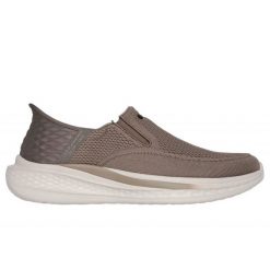 Buty Skechers Slade Deacon 210887TPE beżowy. Brązowe buty sportowe na co dzień męskie z gumy, bez zapięcia, trekkingowe. Za 594.89 zł.