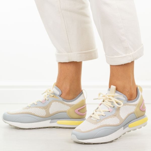 Szare sportowe buty damskie Filippo Dp7843/26. Szare buty sportowe na co dzień damskie Filippo, bez wzorów, z dresówki, trekkingowe. Za 279.00 zł.