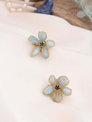 Pierres de Jade Pozłacane kolczyki-wkrętki z amazonitami i cyrkoniami rozmiar: onesize. Niebieskie kolczyki damskie Pierres de Jade, z cyrkonią, pozłacane. Za 43.99 zł.