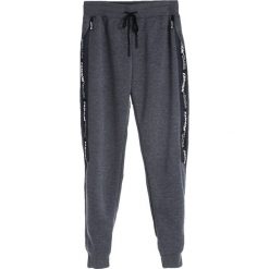 Szare Spodnie Ravenousness. Szare spodnie dresowe męskie Born2be, bez wzorów, z dresówki. Za 49.99 zł.
