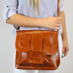 Torebka skórzana damska listonoszka DAN-A T30 camel. Brązowe shopper bag damskie DAN-A, bez wzorów, ze skóry, bez dodatków. Za 349.99 zł.