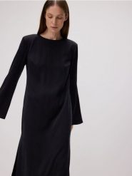 Sukienka maxi z rozcięciem - czarny. Czarne sukienki damskie Reserved, l, bez wzorów, z tkaniny, bez kołnierzyka, bez ramiączek, maxi. W wyprzedaży za 129.99 zł.