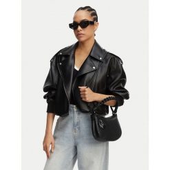 Torebka Armani Exchange. Czarne torebki klasyczne damskie Armani Exchange, bez wzorów, bez dodatków. Za 629.99 zł.