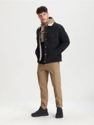 Kurtka jeansowa - czarny. Czarne kurtki męskie Sinsay, l, bez wzorów, z jeansu, bez kaptura. Za 119.99 zł.