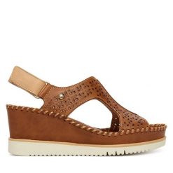 Sandały Pikolinos. Brązowe sandały damskie Pikolinos, bez wzorów, bez obcasa, na koturnie. Za 599.99 zł.