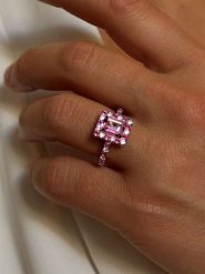 Les Petites Précieuses Pozłacany pierścionek z cyrkoniami i topazem rozmiar: 58. Różowe pierścionki damskie Les Petites Précieuses, z cyrkonią, pozłacane. Za 291.93 zł.