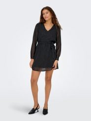 ONLY Sukienka w kolorze czarnym rozmiar: S. Czarne sukienki damskie Only, s, bez wzorów, bez kołnierzyka, bez ramiączek, mini, rozkloszowane. Za 131.12 zł.