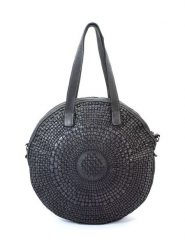 Amara Skórzana torebka "Maxi" w kolorze czarnym - 38 x 37 x 8 cm rozmiar: onesize. Czarne torebki klasyczne damskie Amara, bez wzorów, z materiału, bez dodatków. Za 479.76 zł.