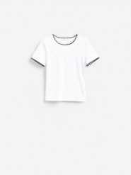 T-shirt z dodatkiem modalu - biały. Białe t-shirty damskie Reserved, l, bez wzorów, z bawełny, bez kołnierzyka. Za 69.99 zł.
