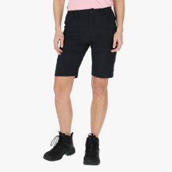Szorty Outdoor Hiking damska Swedemount Glittertind Shorts szybkoschnące. Czerwone szorty damskie SWEDEMOUNT, bez wzorów, z tkaniny, sportowe. Za 249.99 zł.