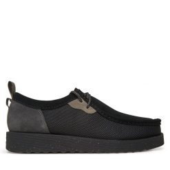 Półbuty Clarks. Czarne półbuty męskie Clarks, bez zapięcia. Za 389.99 zł.