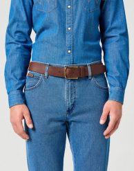 MĘSKI PASEK KLAMRA WRANGLER FULL GRAIN BELT DARK BROWN 112358072. Brązowe paski męskie Wrangler, bez wzorów, klasyczne. Za 99.99 zł.