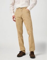 MESKIE SPODNIE WRANGLER GREENSBORO RUSTIC RUSSET 112362436. Spodnie materiałowe męskie Wrangler, bez wzorów, z jeansu. Za 219.99 zł.