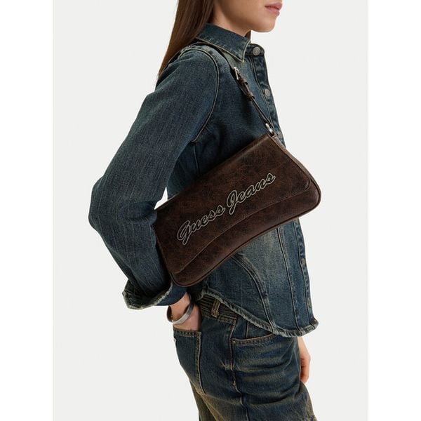 Torebka Guess Jeans. Brązowe torebki klasyczne damskie Guess Jeans, z aplikacjami, z jeansu, bez dodatków. Za 229.99 zł.