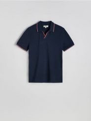 Koszulka polo regular fit - granatowy. Niebieskie koszulki polo męskie Reserved, l, bez wzorów, z dzianiny, bez ramiączek. W wyprzedaży za 79.99 zł.