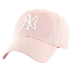 Czapka z daszkiem męska 47 New York Yankees Clean Up Cap. Czerwone czapki męskie 47 Brand, bez wzorów, z bawełny, sportowe. Za 109.99 zł.