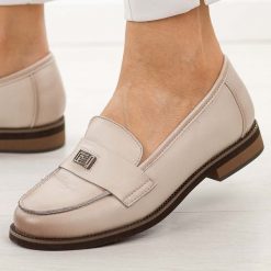 Beżowe skórzane mokasyny damskie Potocki 19465. Brązowe mokasyny damskie POTOCKI, z jeansu. Za 229.00 zł.