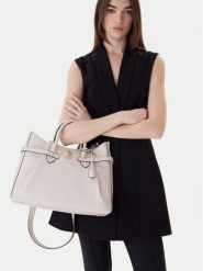 Guess Torebka 180235 Beżowy. Brązowe torebki klasyczne damskie Guess, z aplikacjami, ze skóry, bez dodatków. Za 719.99 zł.